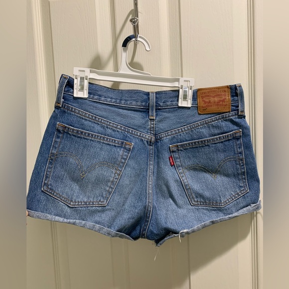 Levis 501 Jean Shorts - Picture 4 of 6